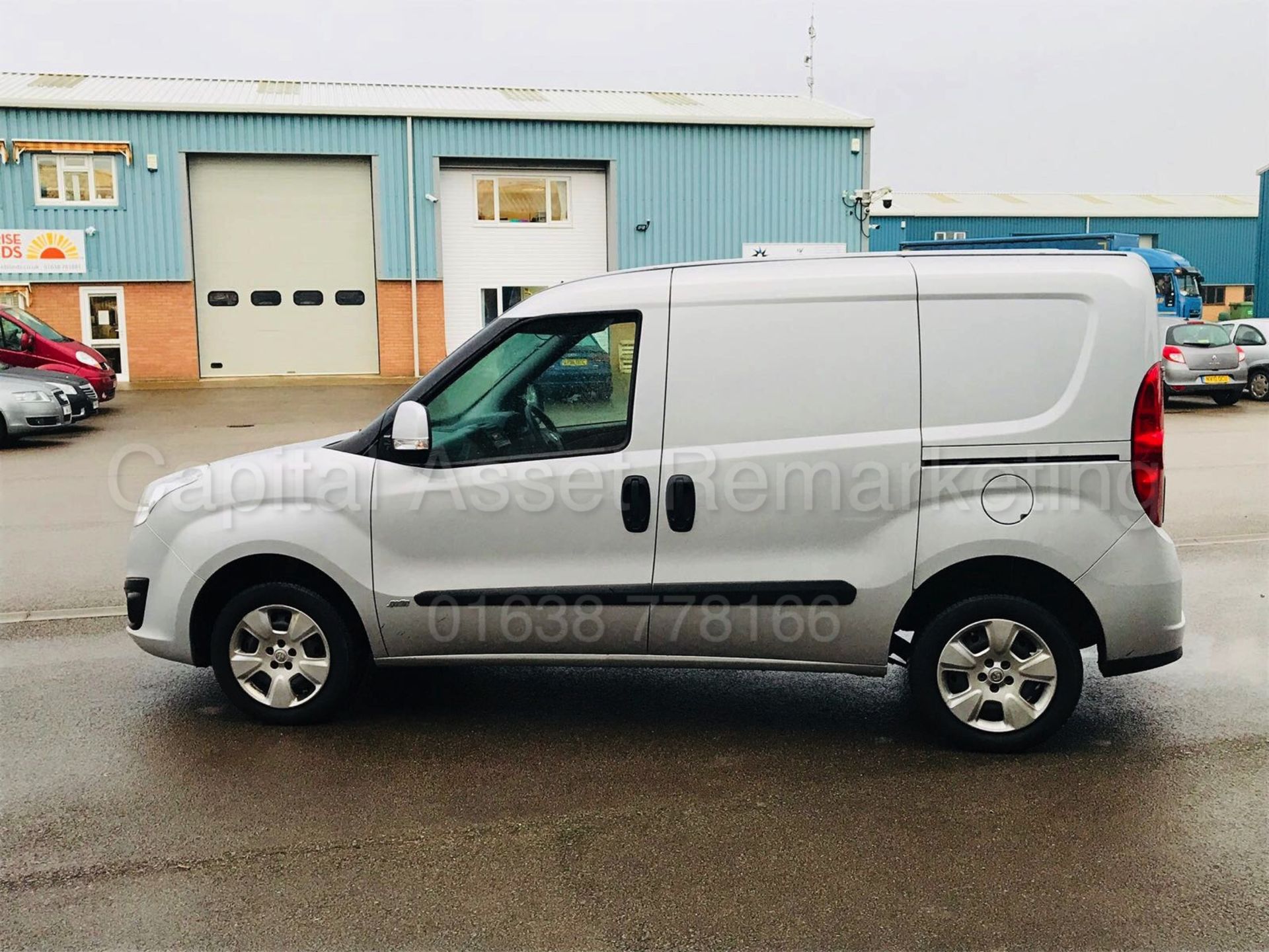 VAUXHALL COMBO 2000 L1H1 'SPORTIVE' (2015 MODEL) 'CDTI - 90 BHP' **AIR CON** (1 OWNER FROM NEW) - Image 4 of 19