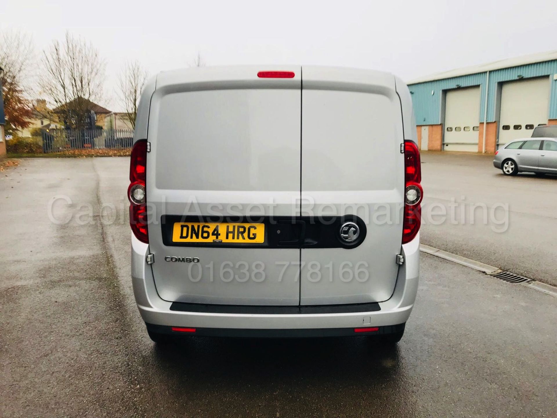 VAUXHALL COMBO 2000 L1H1 'SPORTIVE' (2015 MODEL) 'CDTI - 90 BHP' **AIR CON** (1 OWNER FROM NEW) - Image 5 of 19