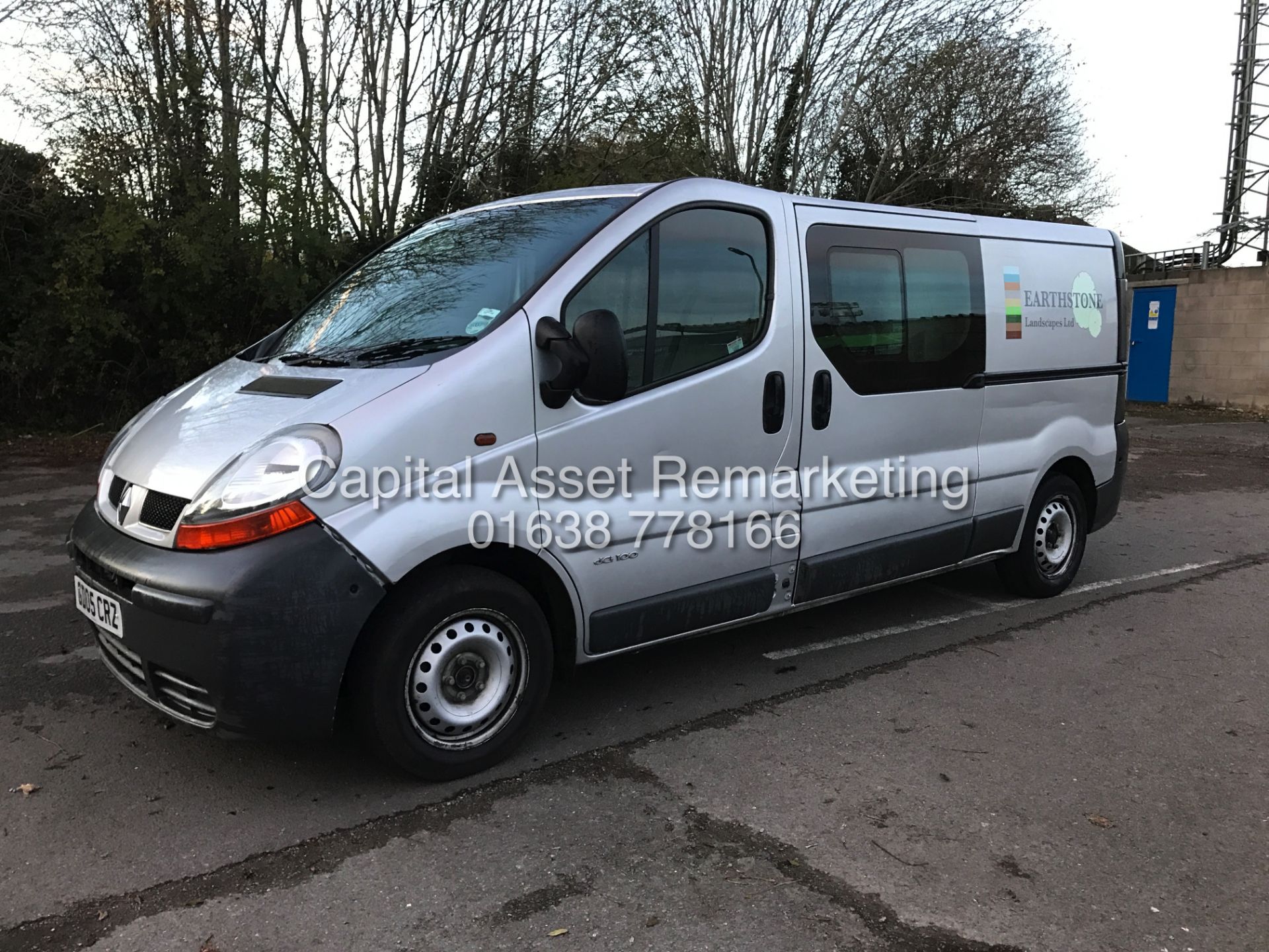 On Sale RENAULT TRAFIC 1.9DCI LONG WHEEL BASE DUELINER 6 SEATER - 05 REG - SILVER - AIR CON - WOW!!!