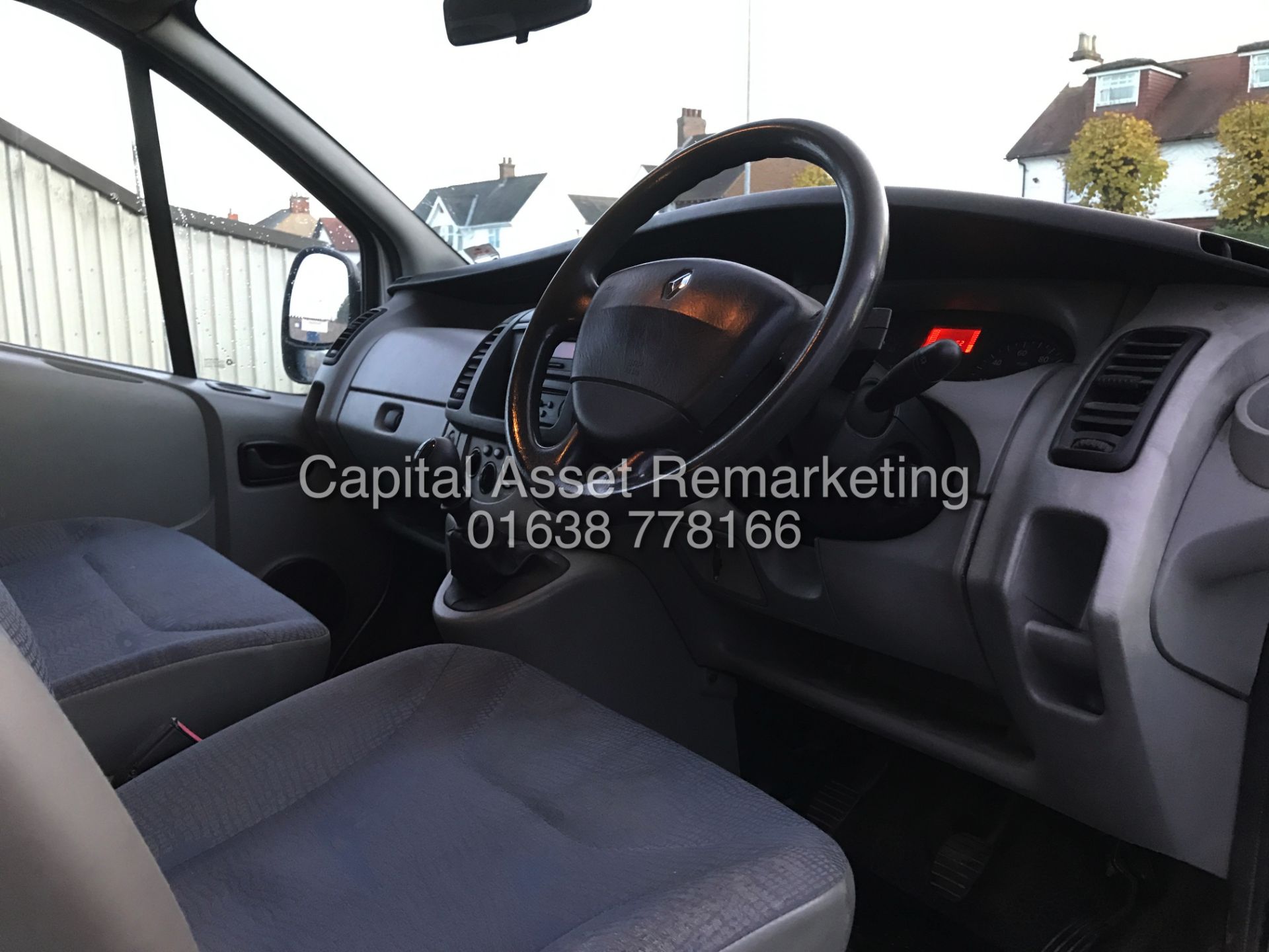 On Sale RENAULT TRAFIC 1.9DCI LONG WHEEL BASE DUELINER 6 SEATER - 05 REG - SILVER - AIR CON - WOW!!! - Image 12 of 19