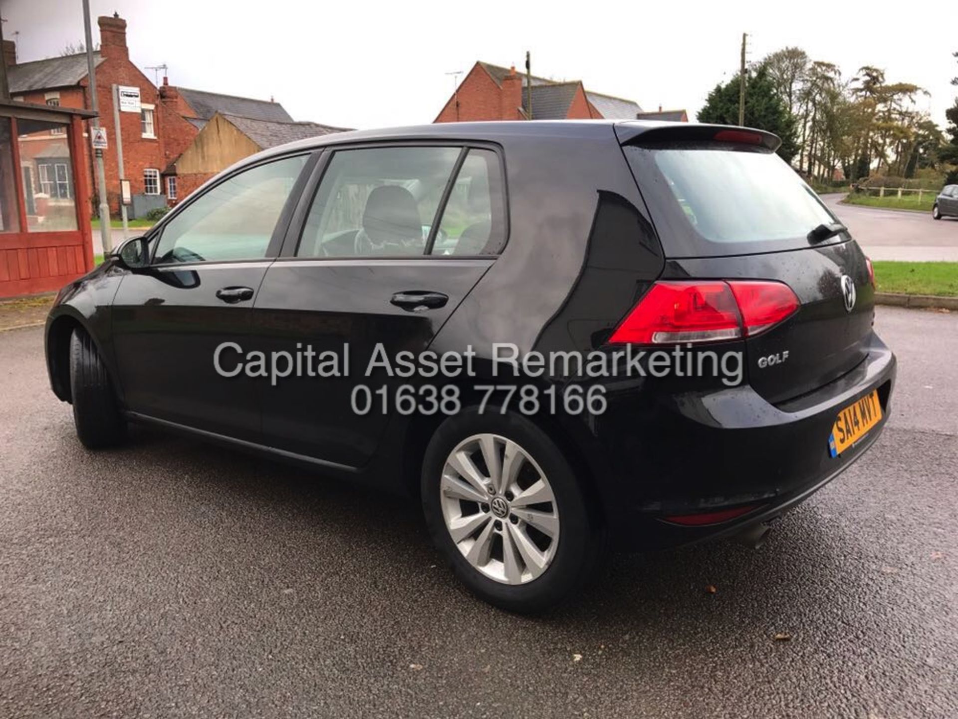 (ON SALE) VOLKSWAGEN GOLF 1.6TDI 7 SPEED DSG "SPECIAL EQUIPMENT" AIR CON - STOP/START-ELECTRIC PACK - Image 6 of 13