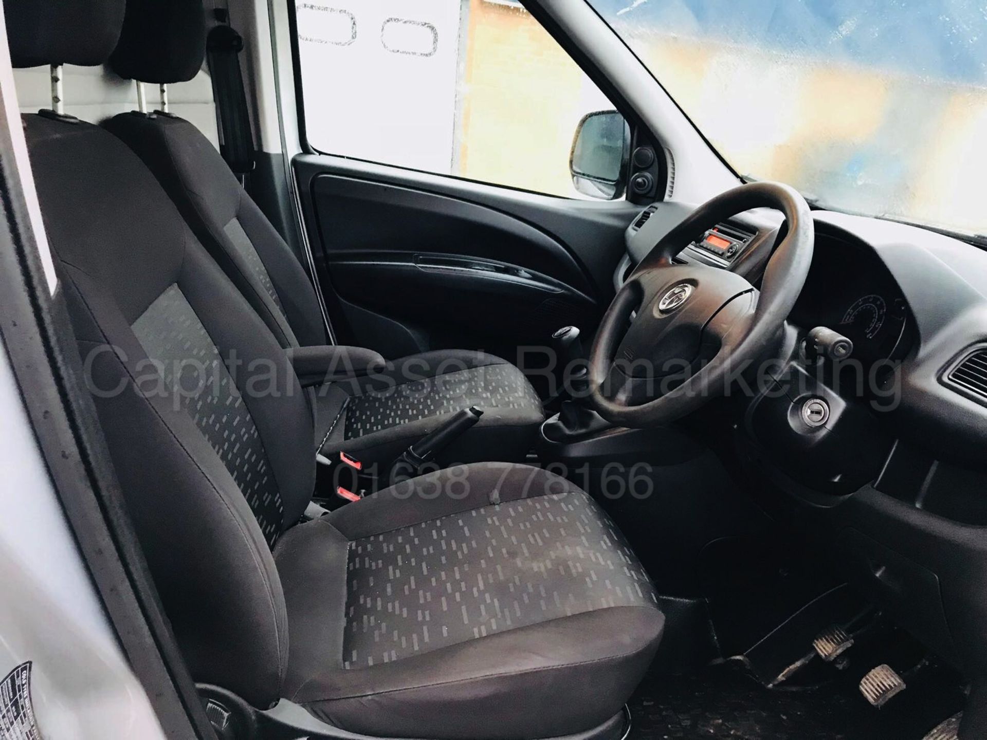 VAUXHALL COMBO 2000 L1H1 'SPORTIVE' (2015 MODEL) 'CDTI - 90 BHP' **AIR CON** (1 OWNER FROM NEW) - Image 13 of 19