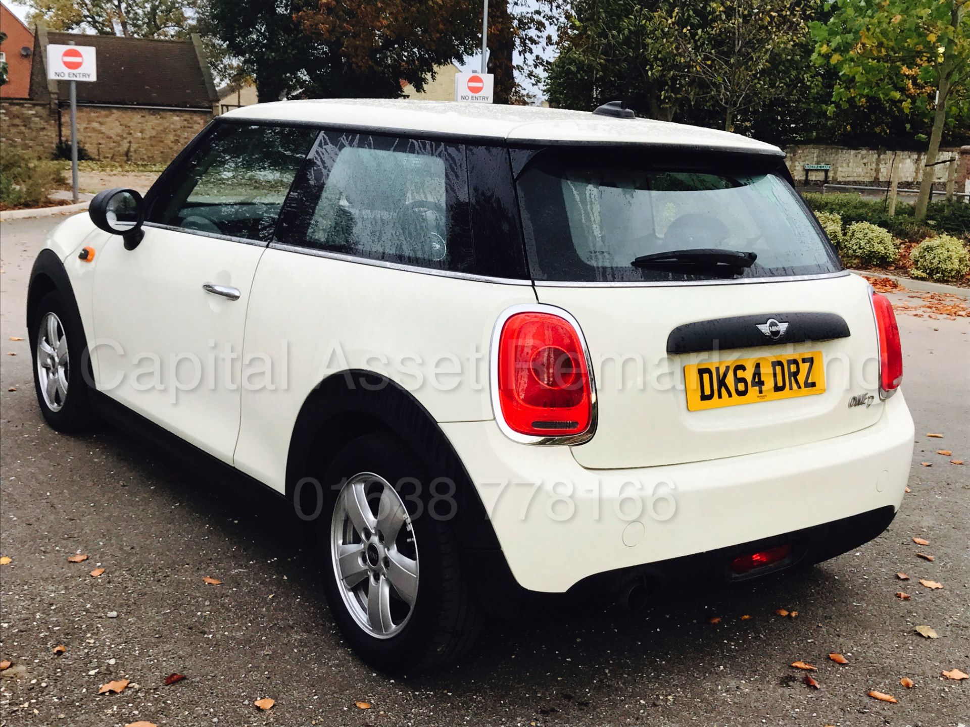 MINI 'ONE EDITION' (2015 MODEL) '1.5 DIESEL - 6 SPEED - STOP/START' *LEATHER - KEYLESS GO* (70 MPG) - Image 7 of 28