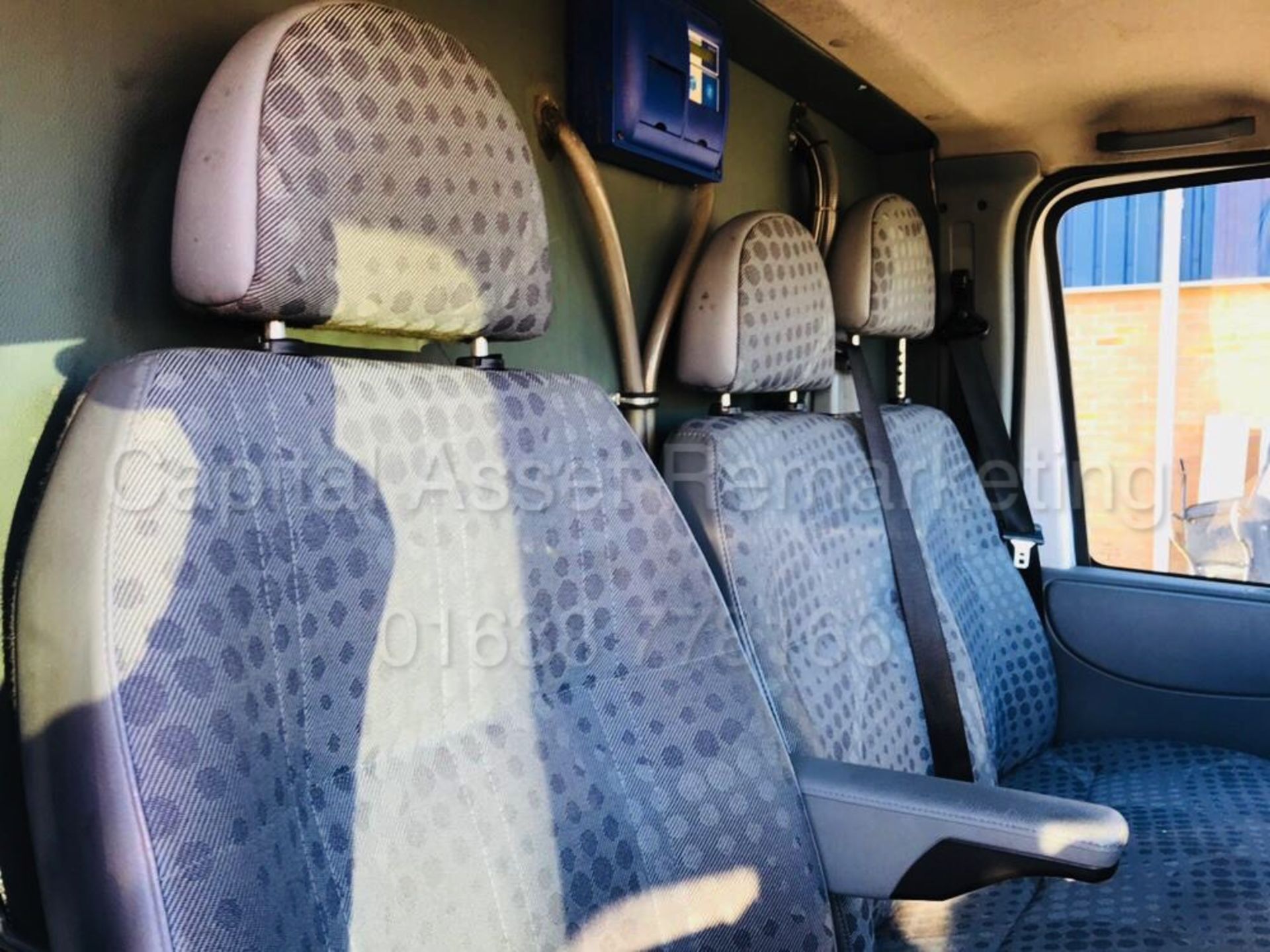 FORD TRANSIT 125 T350 'LWB - FRIDGE / FREEZER VAN' (2014) '2.2 TDCI - 125BHP - 6 SPEED' **SAT NAV** - Image 16 of 23