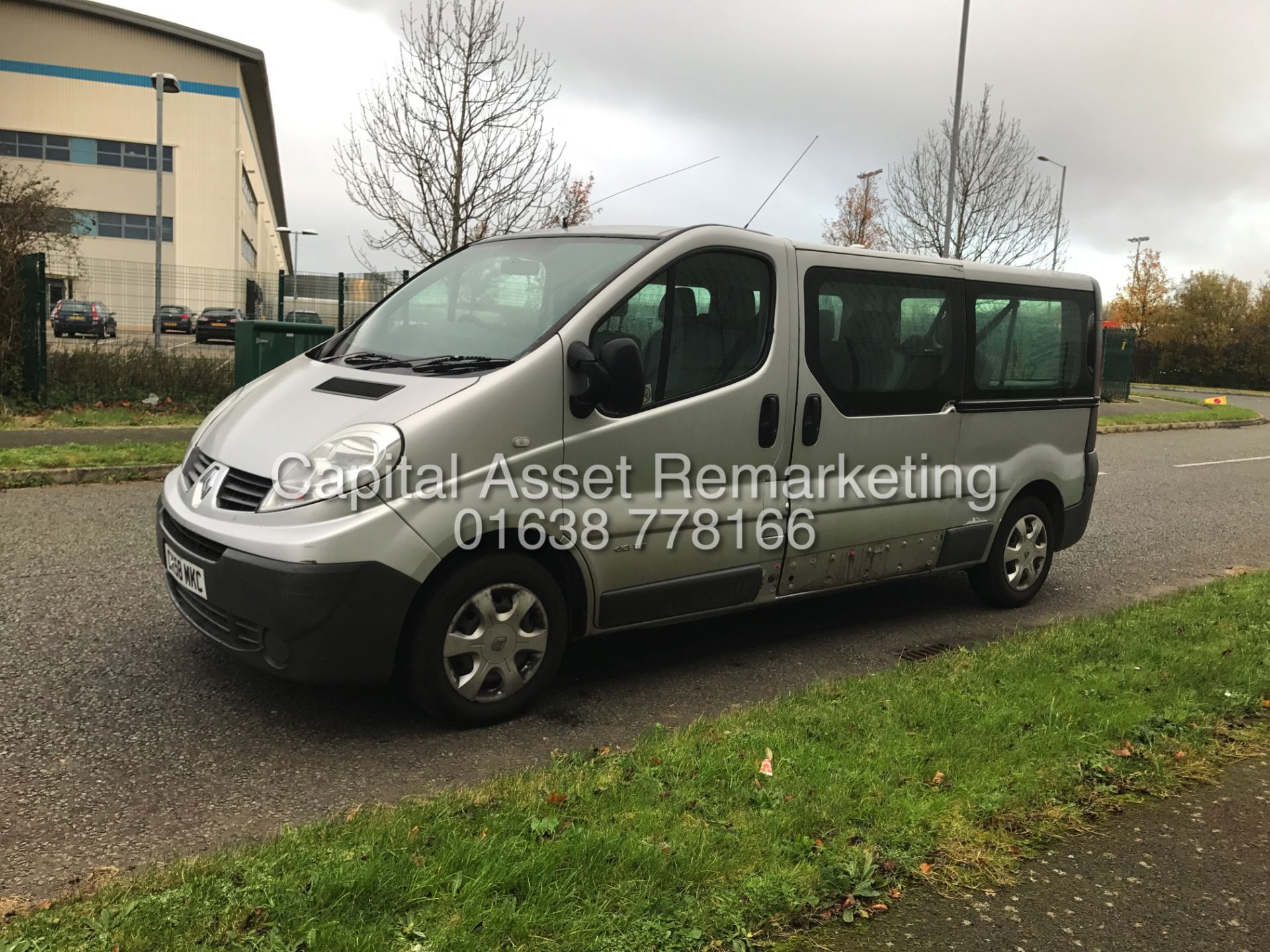 RENAULT TRAFIC 2.0 "115DCI - 6 SPEED" 9 SEATER "PASSANGER" LWB (2009 MODEL) 1 OWNER FSH - NO VAT !!! - Image 3 of 11