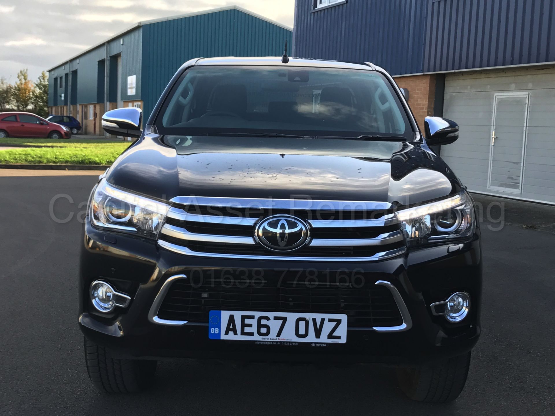 TOYOTA HILUX 'INVINCIBLE X' (2017 - 67 REG) D/CAB PICK-UP 'D-4D - AUTO - LEATHER - SAT NAV' *LOOK* - Image 3 of 55