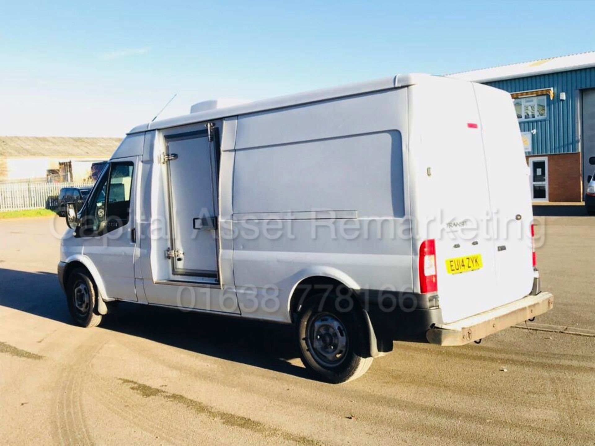 FORD TRANSIT 125 T350 'LWB - FRIDGE / FREEZER VAN' (2014) '2.2 TDCI - 125BHP - 6 SPEED' **SAT NAV** - Image 5 of 23