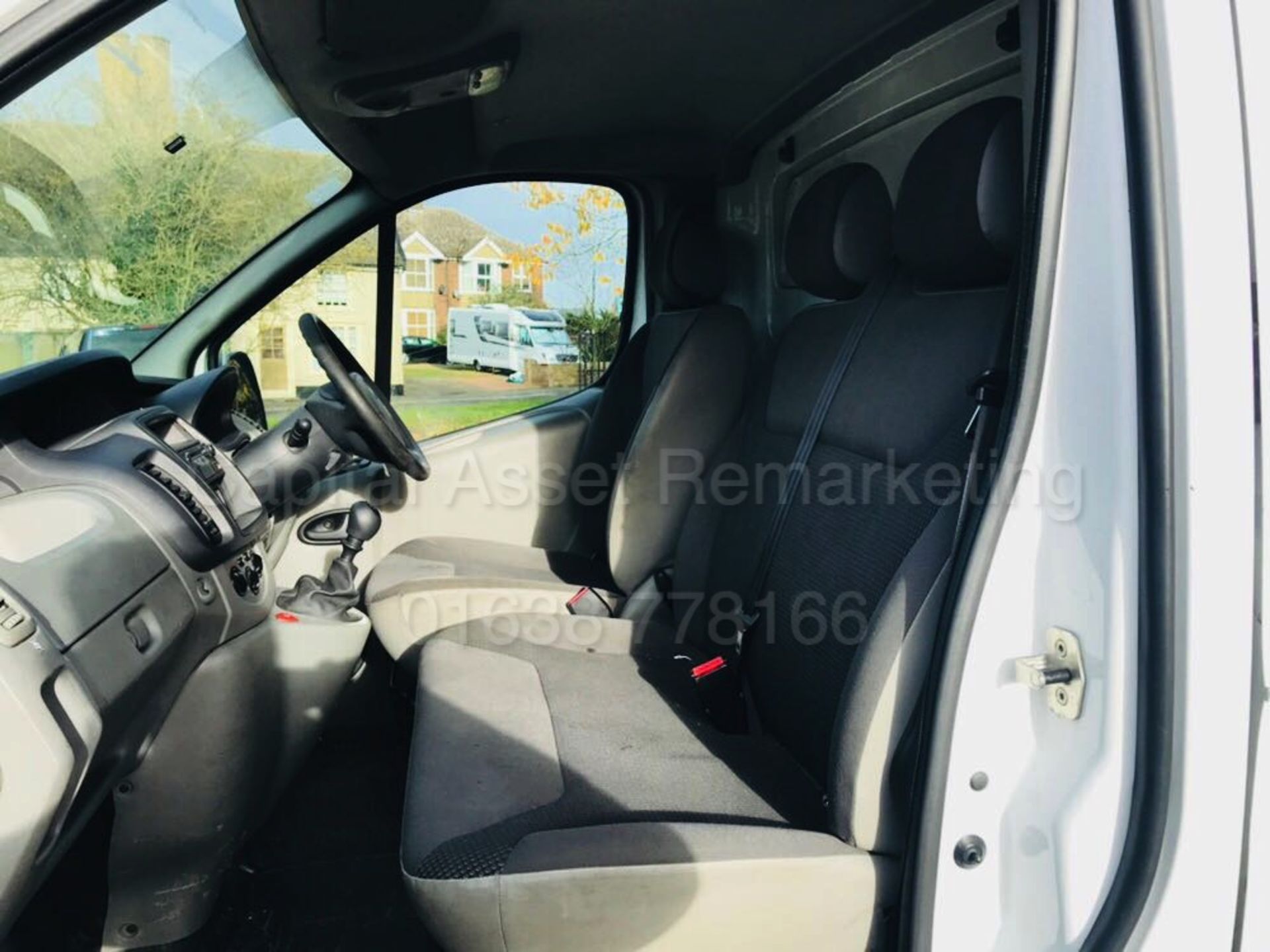 VAUXHALL VIVARO 2700 SWB (2014 MODEL) '2.0 CDTI - 90 BHP - 6 SPEED' **AIR CON** (1 FORMER KEEPER) - Image 10 of 20