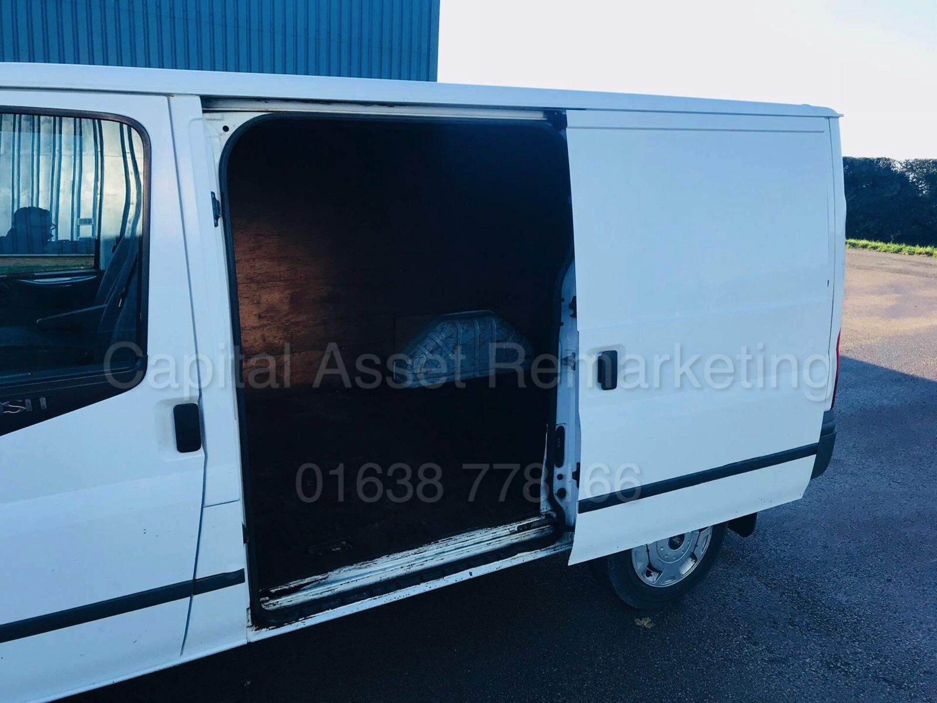 FORD TRANSIT 115 T280 SWB 'TREND' (2010) '2.2 TDCI - 115 PS - 6 SPEED' *AIR CON - CRUISE* (NO VAT) - Image 11 of 25