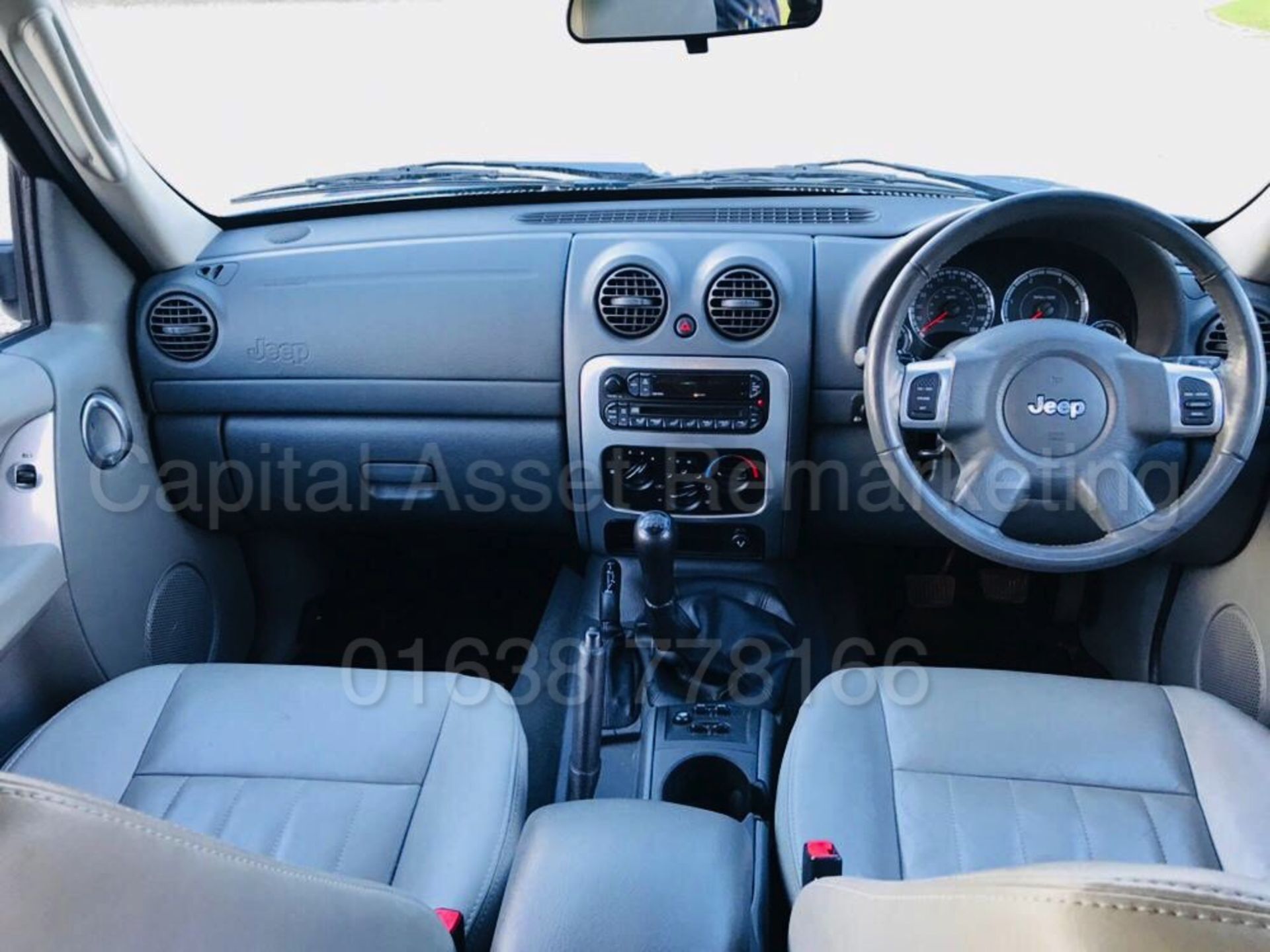 (On Sale) JEEP CHEROKEE 'LIMITED CRD' (2005 - 05 REG) '2.8 DIESEL - 161 BHP - 5 SPEED' **AIR CON** - Image 12 of 23