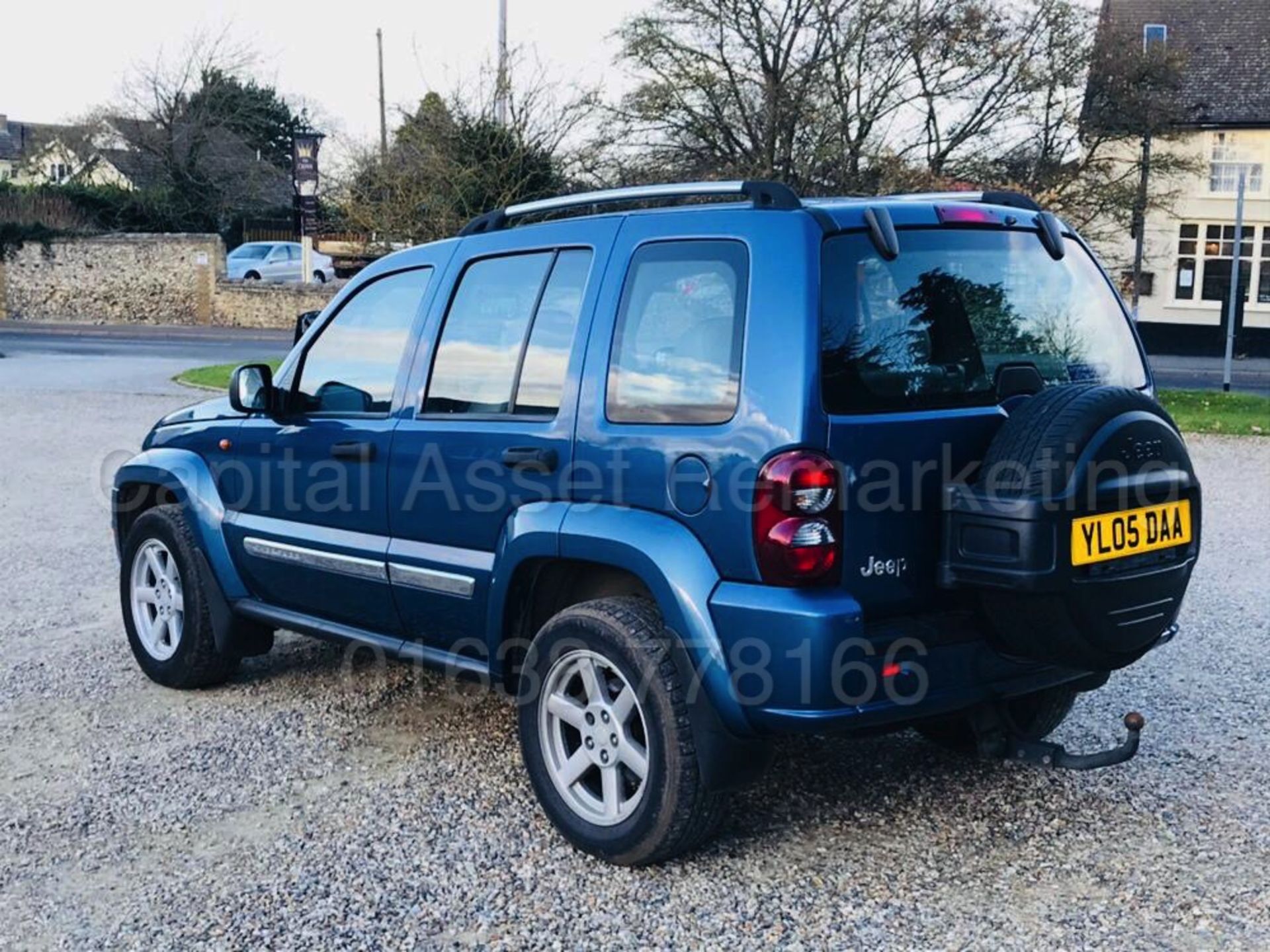 (On Sale) JEEP CHEROKEE 'LIMITED CRD' (2005 - 05 REG) '2.8 DIESEL - 161 BHP - 5 SPEED' **AIR CON** - Image 3 of 23