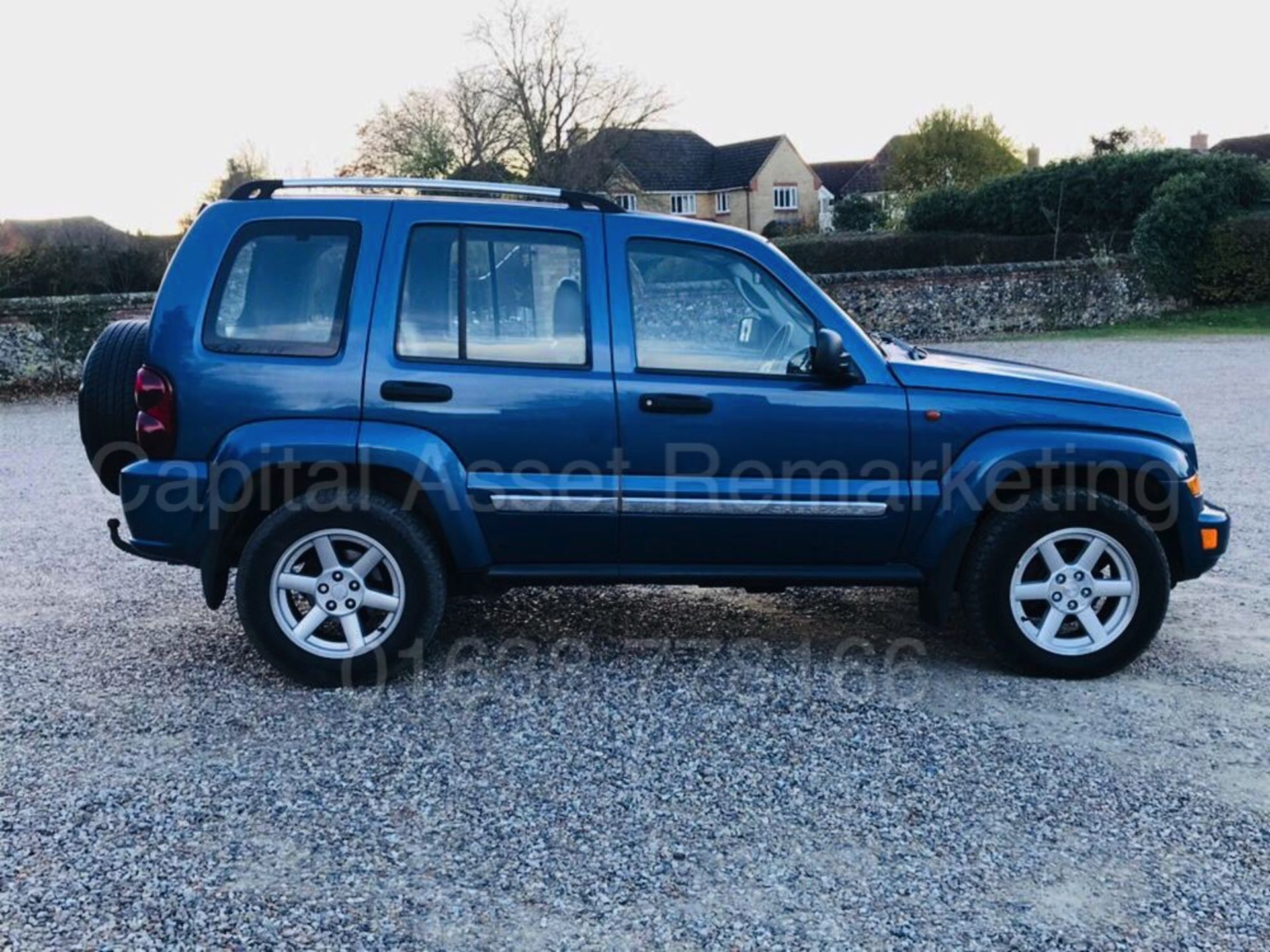 (On Sale) JEEP CHEROKEE 'LIMITED CRD' (2005 - 05 REG) '2.8 DIESEL - 161 BHP - 5 SPEED' **AIR CON** - Image 6 of 23