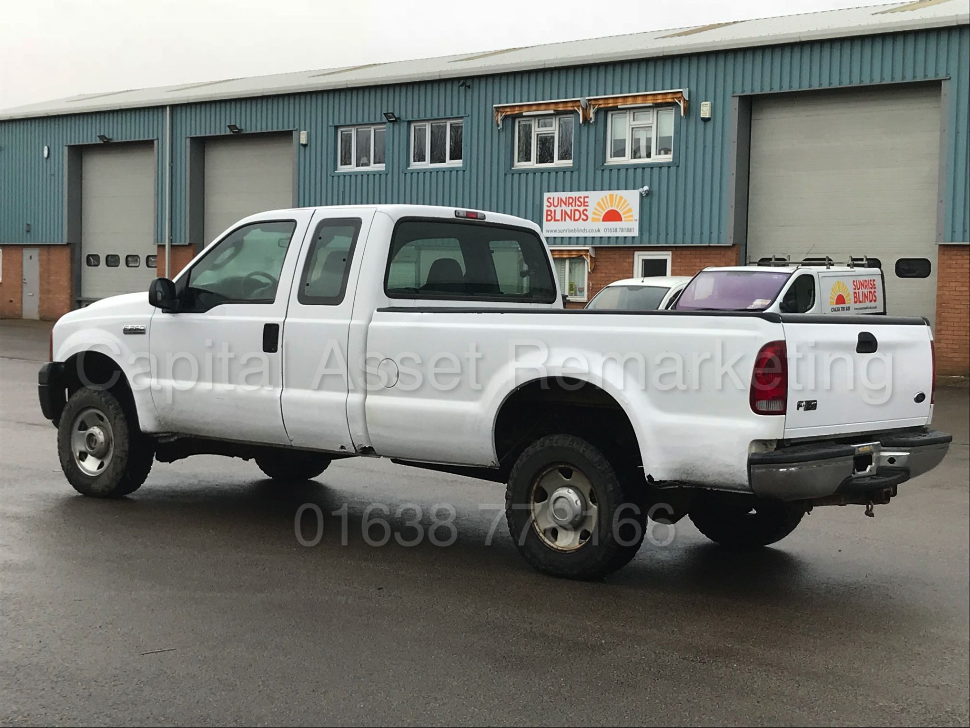 FORD F-250 *XL - SUPER DUTY* '6 SEATER - SUPERCAB - PICK-UP' **4X4** '5.4 V8 TRITON - AUTO' - Image 4 of 23