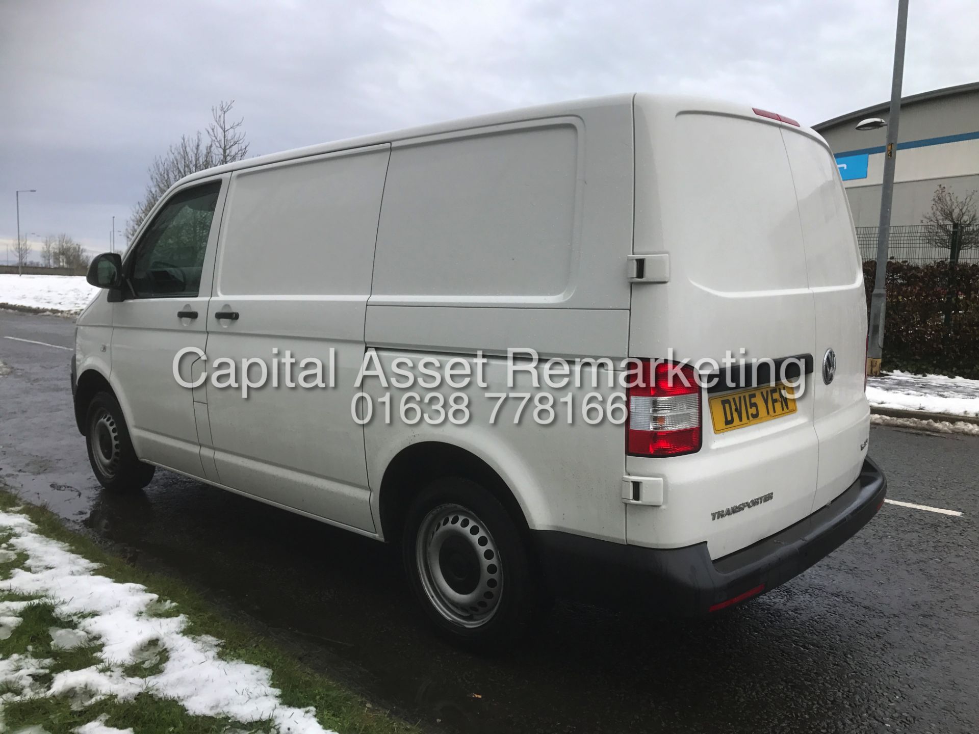 (ON SALE) VOLKSWAGEN TRANSPORTER 2.0TDI T28 (15 REG - T5) 1 OWNER FSH - AIR CON - ELEC PACK **LOOK** - Image 4 of 17