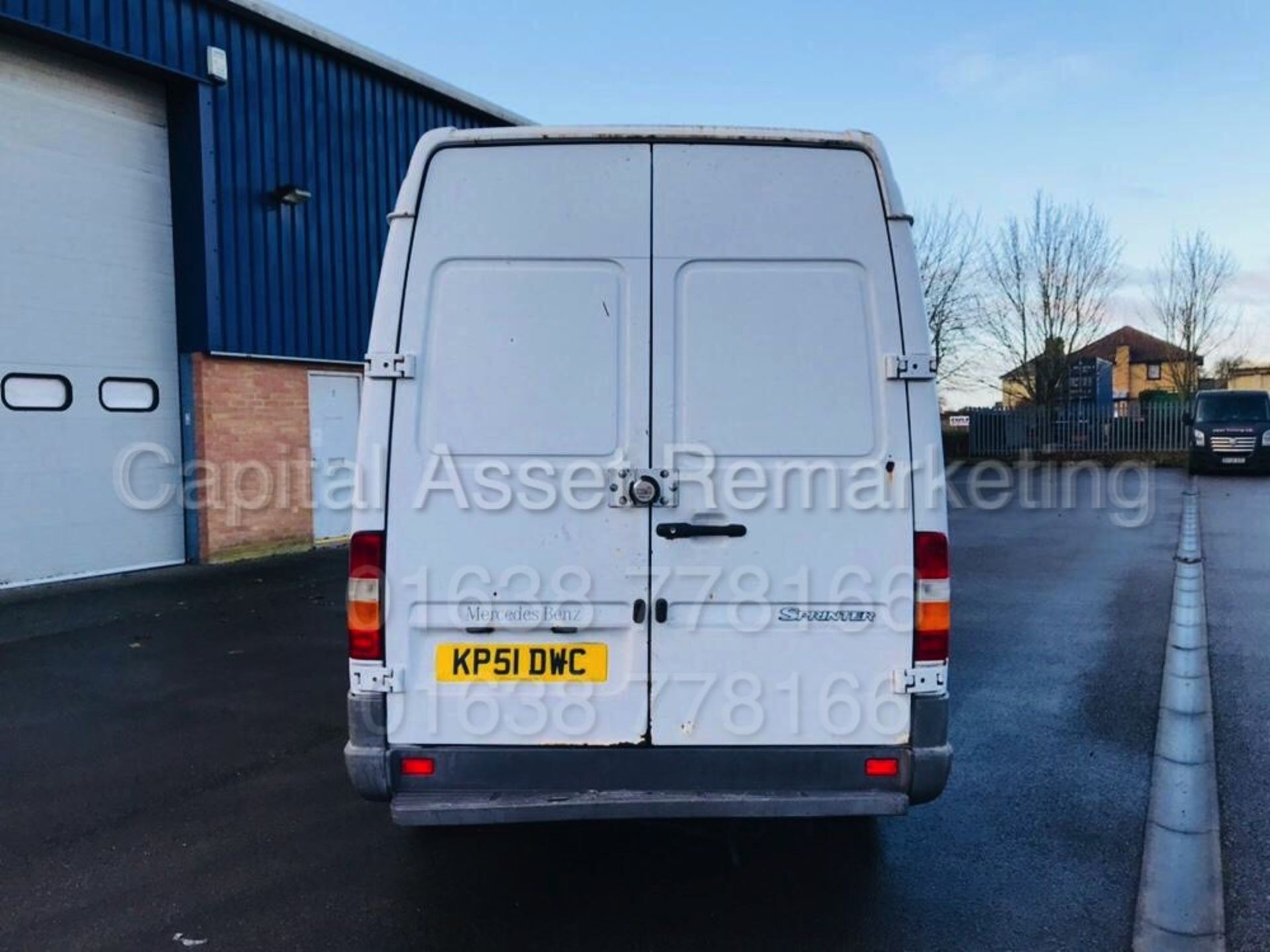 MERCEDES-BENZ SPRINTER 311 CDI 'MWB HI-ROOF' (2001 - 51 REG) '2.2 CDI - 110 BHP - 5 SPEED' (NO VAT) - Image 5 of 24