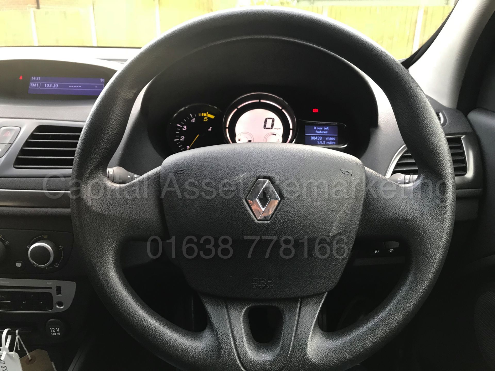 On Sale RENAULT MAGANE 1.5DCI - 6 SPEED "EXPRESSION PLUS" ESTATE (2014 YEAR - NEW SHAPE) 1 OWNER - - Image 27 of 29