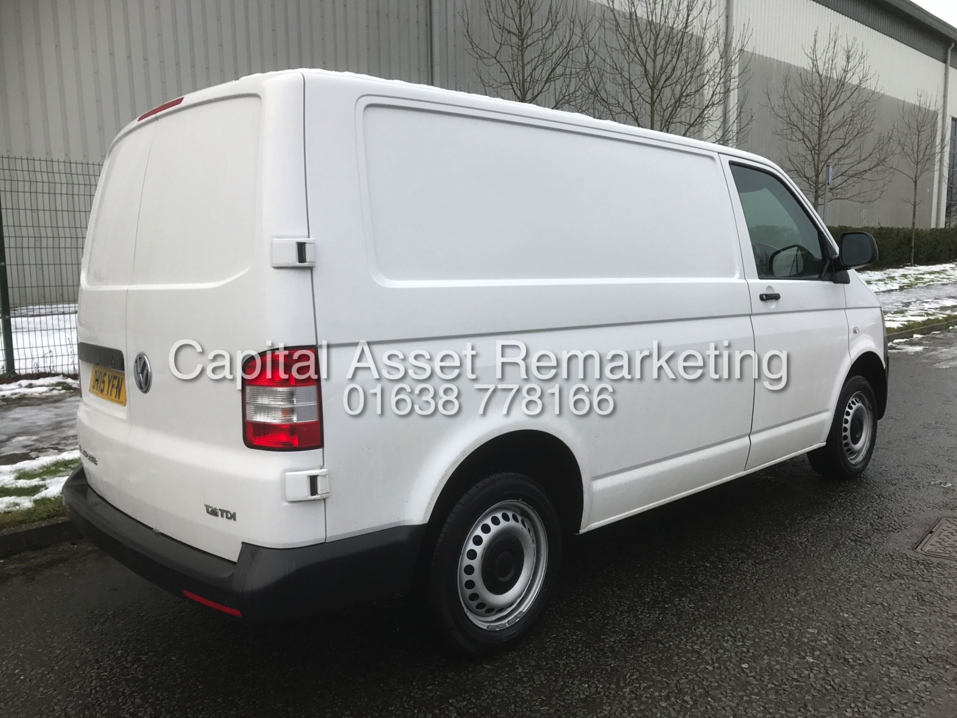 (ON SALE) VOLKSWAGEN TRANSPORTER 2.0TDI T28 (15 REG - T5) 1 OWNER FSH - AIR CON - ELEC PACK **LOOK** - Image 6 of 17