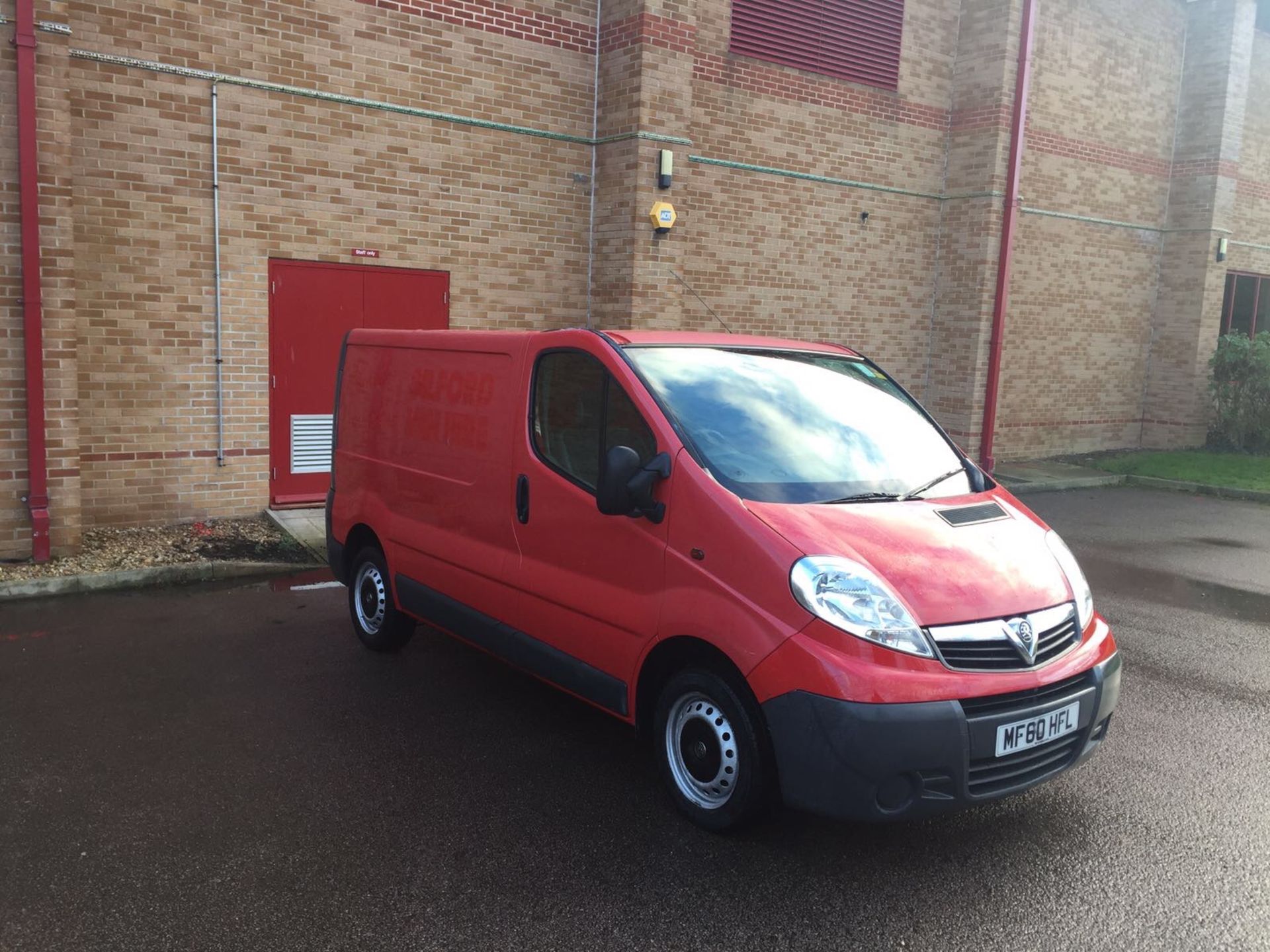 (On Sale) VAUXHALL VIVARO 2.0CDTI SWB - 6 SPEED - (2011 MODEL) 3 SEATER - 1 PREVIOUS OWNER - SLD