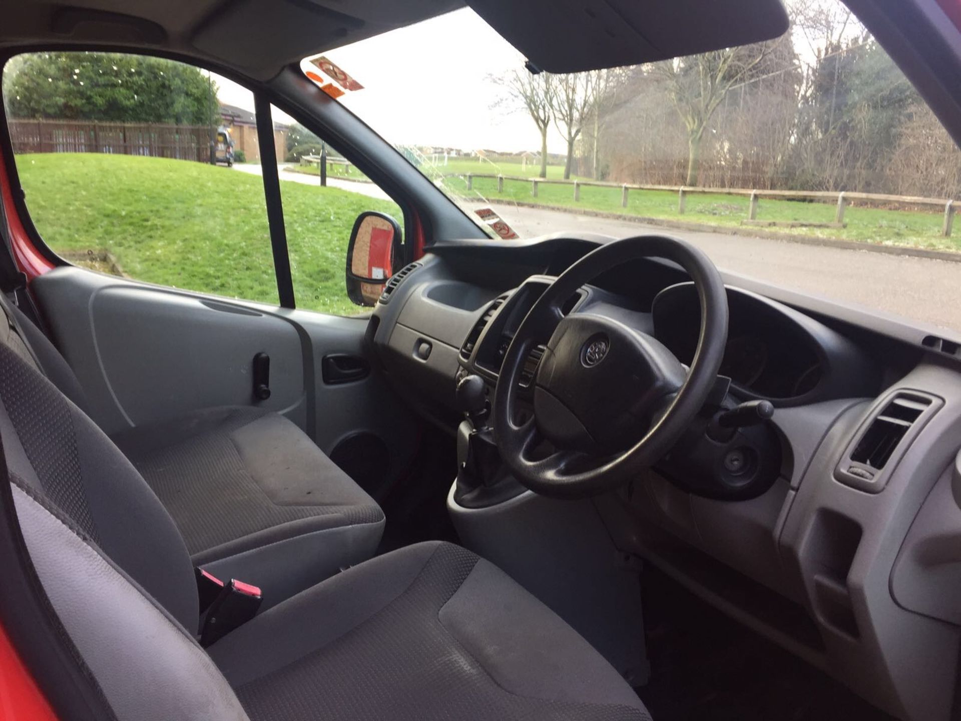 (On Sale) VAUXHALL VIVARO 2.0CDTI SWB - 6 SPEED - (2011 MODEL) 3 SEATER - 1 PREVIOUS OWNER - SLD - Image 9 of 12