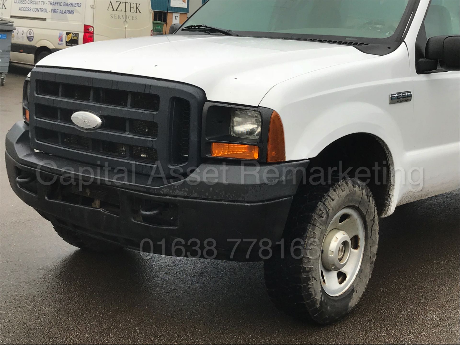 FORD F-250 *XL - SUPER DUTY* '6 SEATER - SUPERCAB - PICK-UP' **4X4** '5.4 V8 TRITON - AUTO' - Image 10 of 23