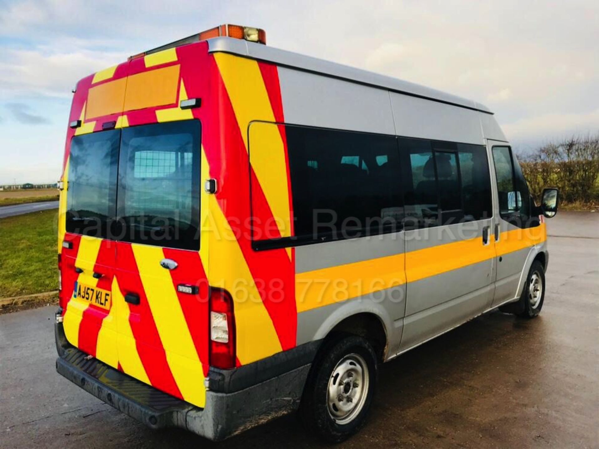 FORD TRANSIT 130 T300 'MWB - 9 SEATER BUS' (2010-10 REG) '2.2 TDCI - 130 BHP - 5 SPEED' **AIR CON** - Image 7 of 24