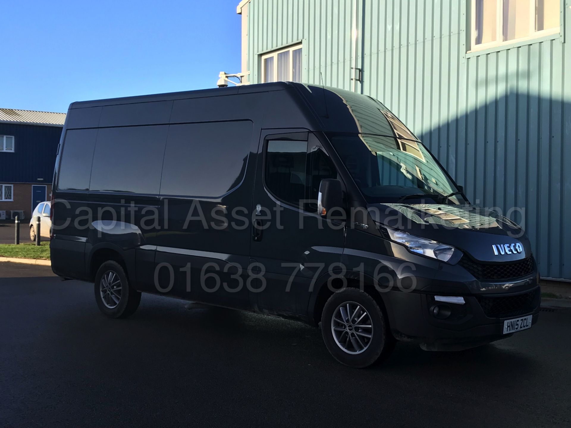 IVECO DAILY 35S15 'MWB HI-ROOF' (2015 - LATEST MODEL) '2.3 DIESEL - 146 BHP - 6 SPEED' **AIR CON** - Image 2 of 26