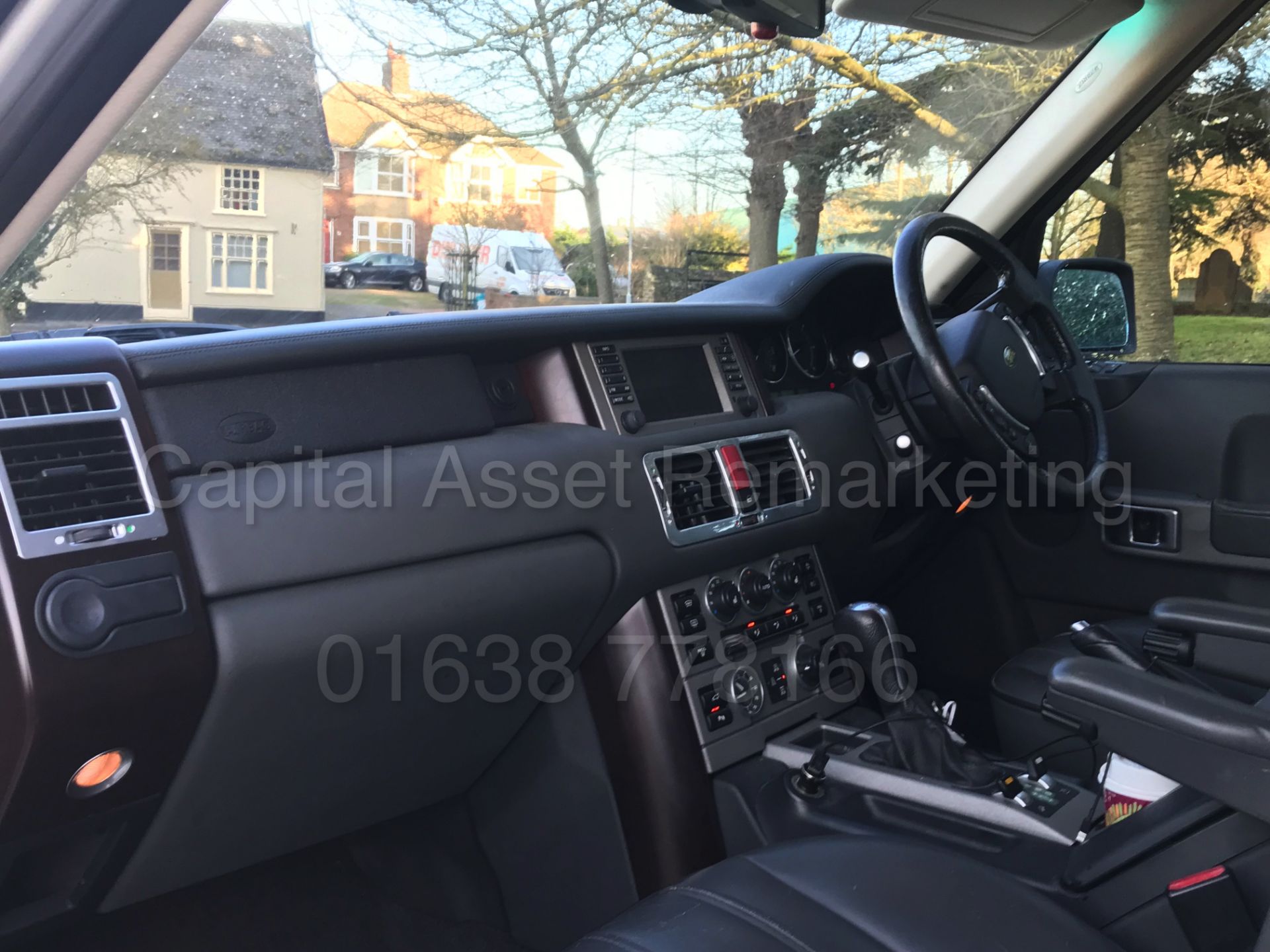 RANGE ROVER VOGUE (2004 - 04 REG) '2.9 TD6 - 177 BHP - AUTO - LEATHER - SAT NAV' (NO VAT - SAVE 20%) - Image 13 of 38