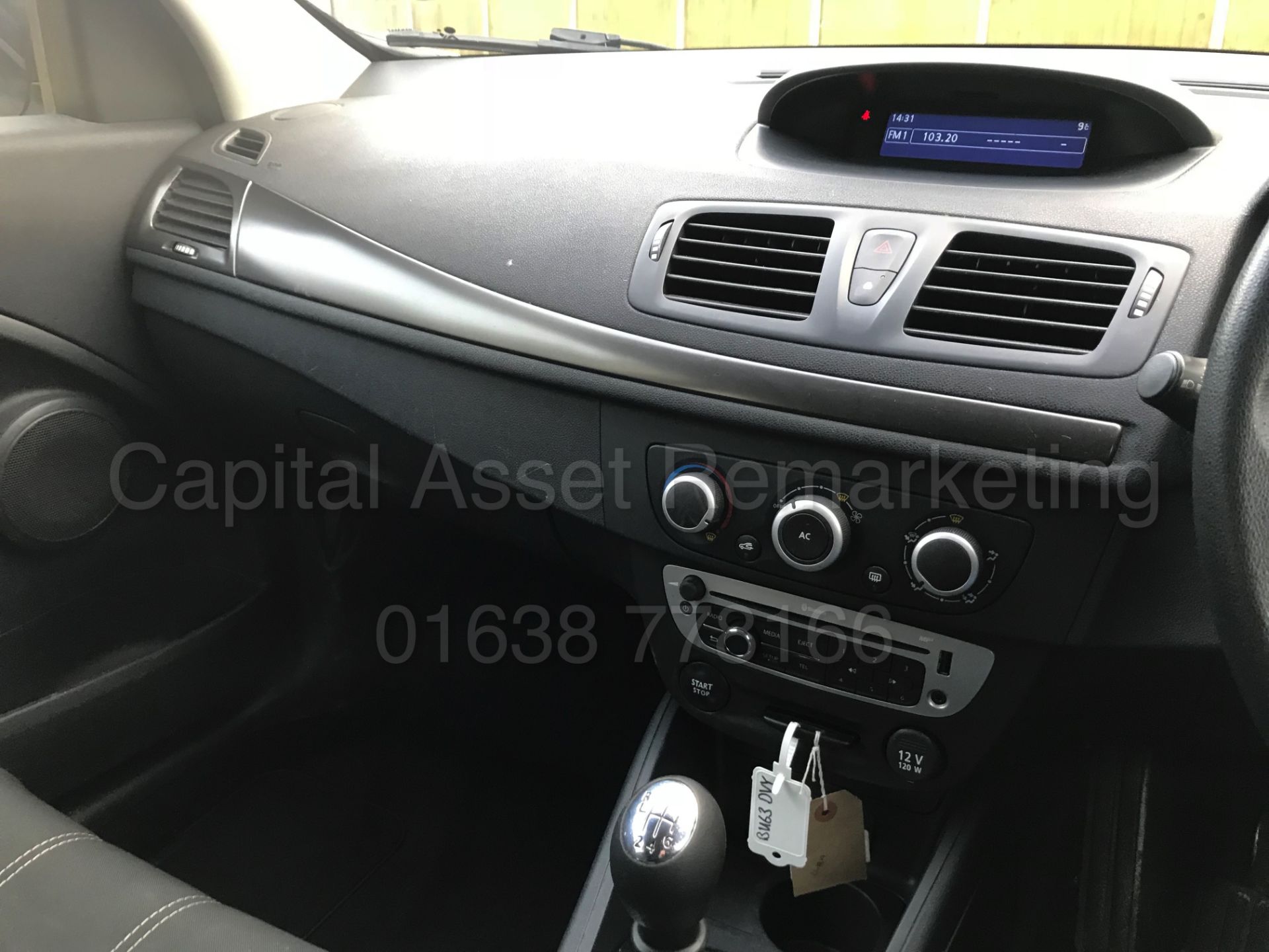 On Sale RENAULT MAGANE 1.5DCI - 6 SPEED "EXPRESSION PLUS" ESTATE (2014 YEAR - NEW SHAPE) 1 OWNER - - Image 23 of 29
