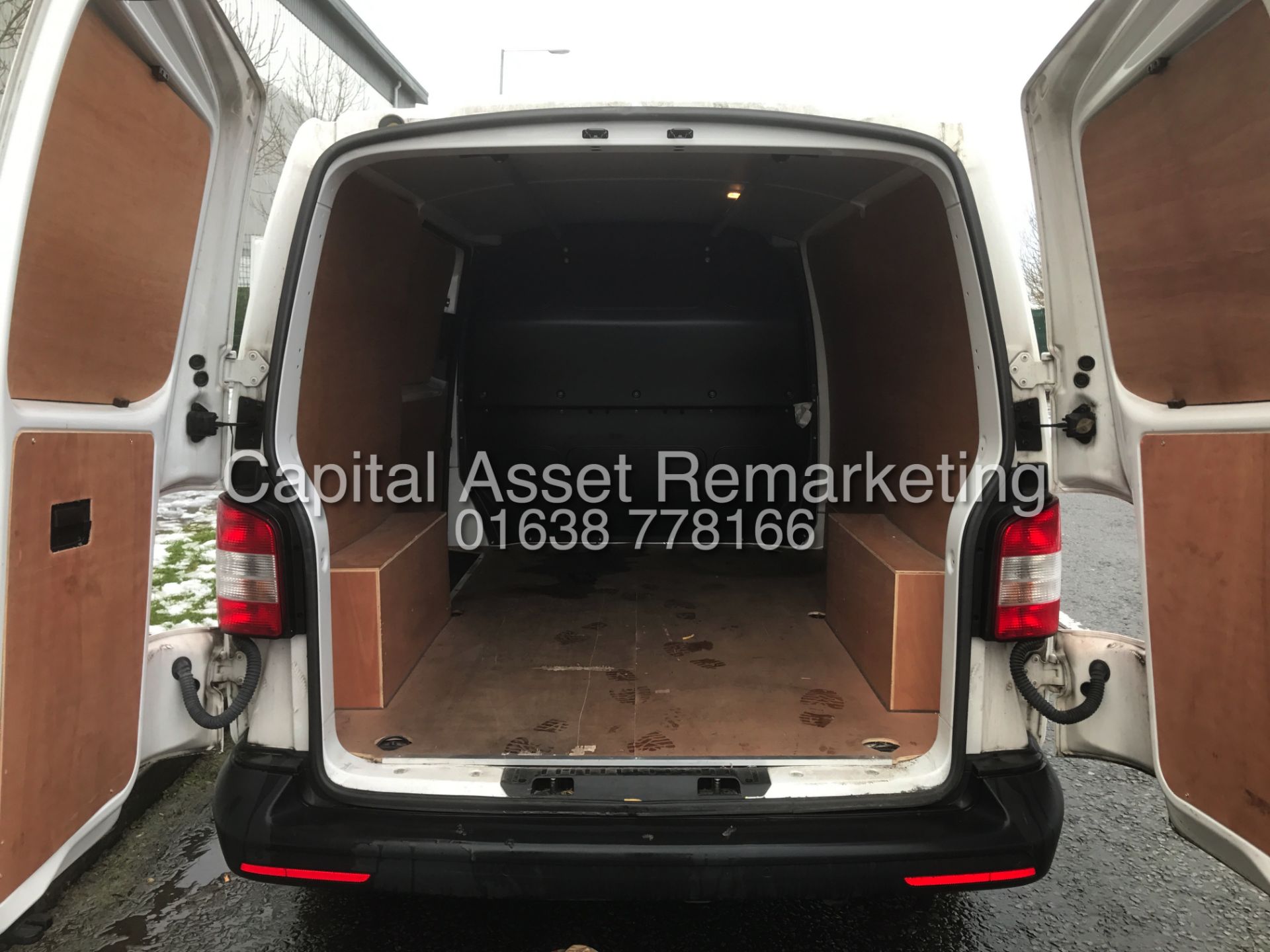 (ON SALE) VOLKSWAGEN TRANSPORTER 2.0TDI T28 (15 REG - T5) 1 OWNER FSH - AIR CON - ELEC PACK **LOOK** - Image 17 of 17