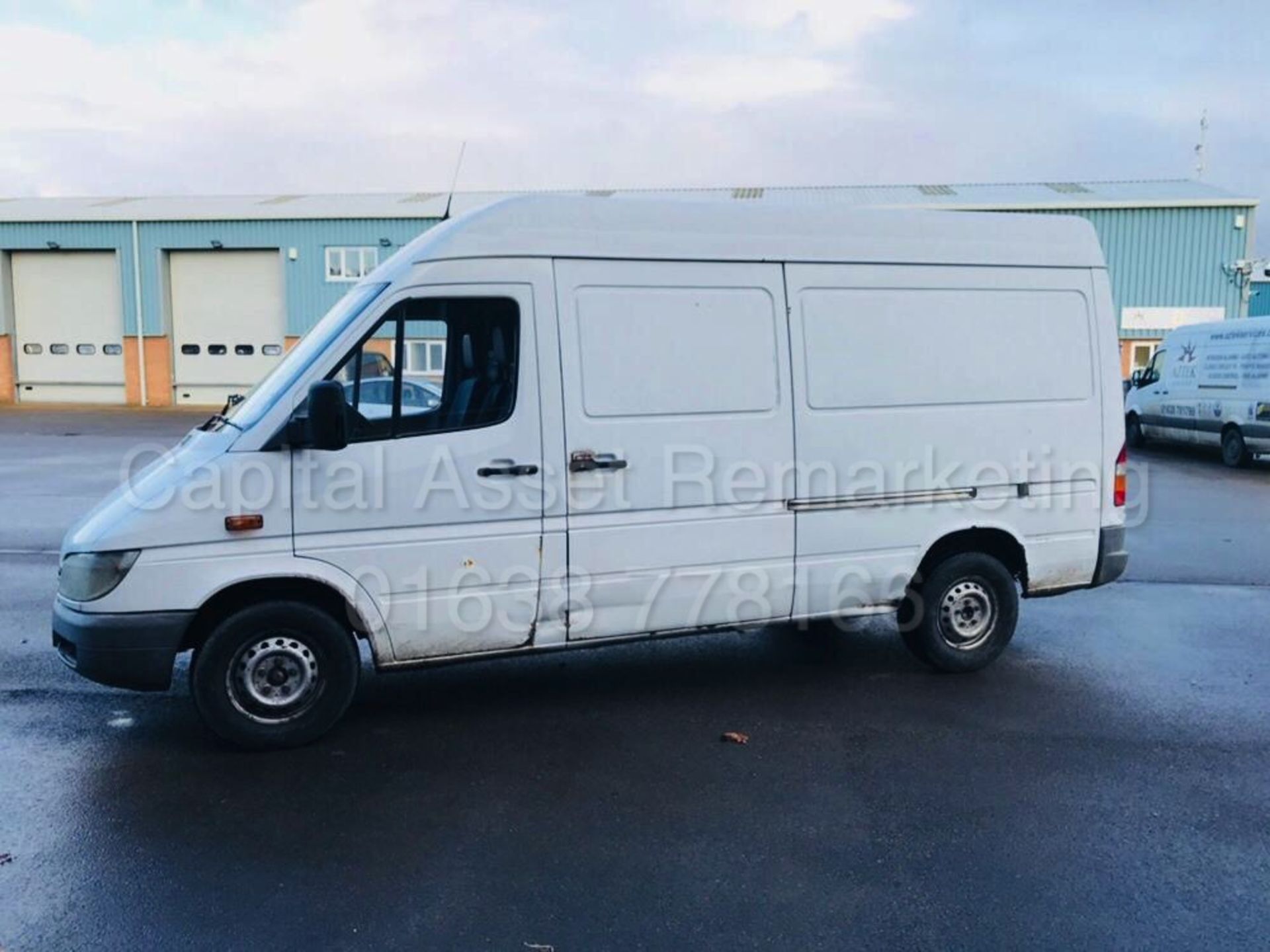 MERCEDES-BENZ SPRINTER 311 CDI 'MWB HI-ROOF' (2001 - 51 REG) '2.2 CDI - 110 BHP - 5 SPEED' (NO VAT) - Image 2 of 24