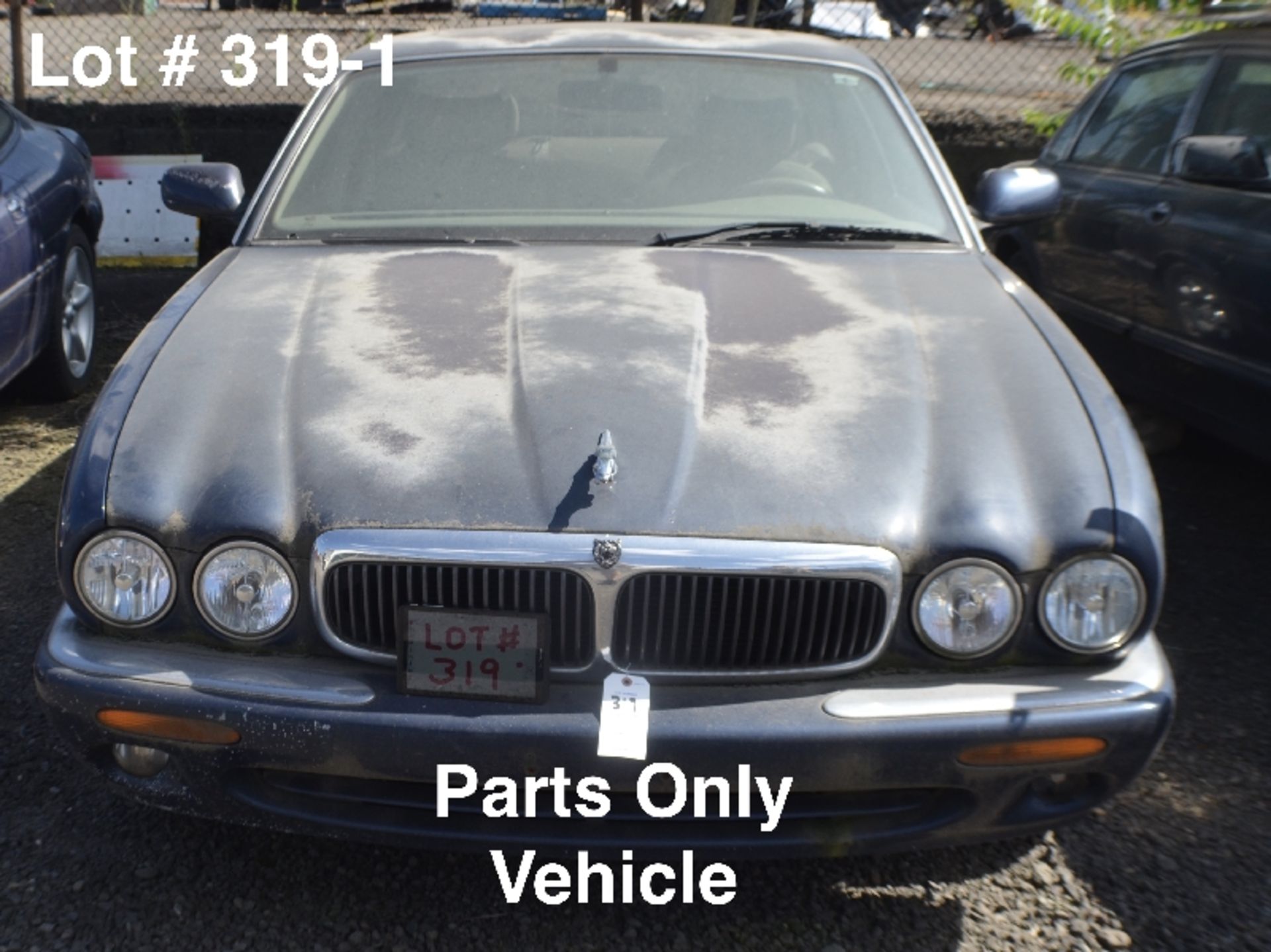 1998 XJ8 Jaguar Sedan parts only no paperwork. Buyer responsible for removal.