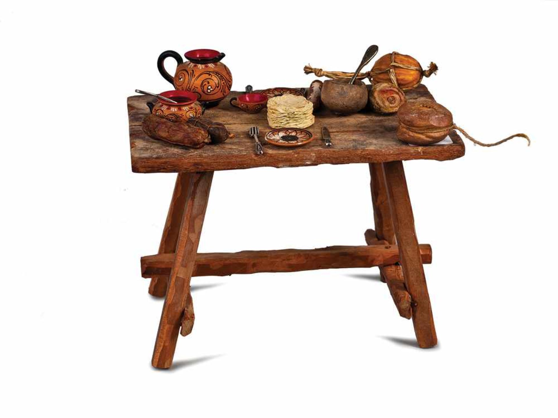 TAVOLO DA TAVERNA IN LEGNO | INNYARD WOODEN TABLE Tavolo da taverna in legno. Accessori: tre salami,