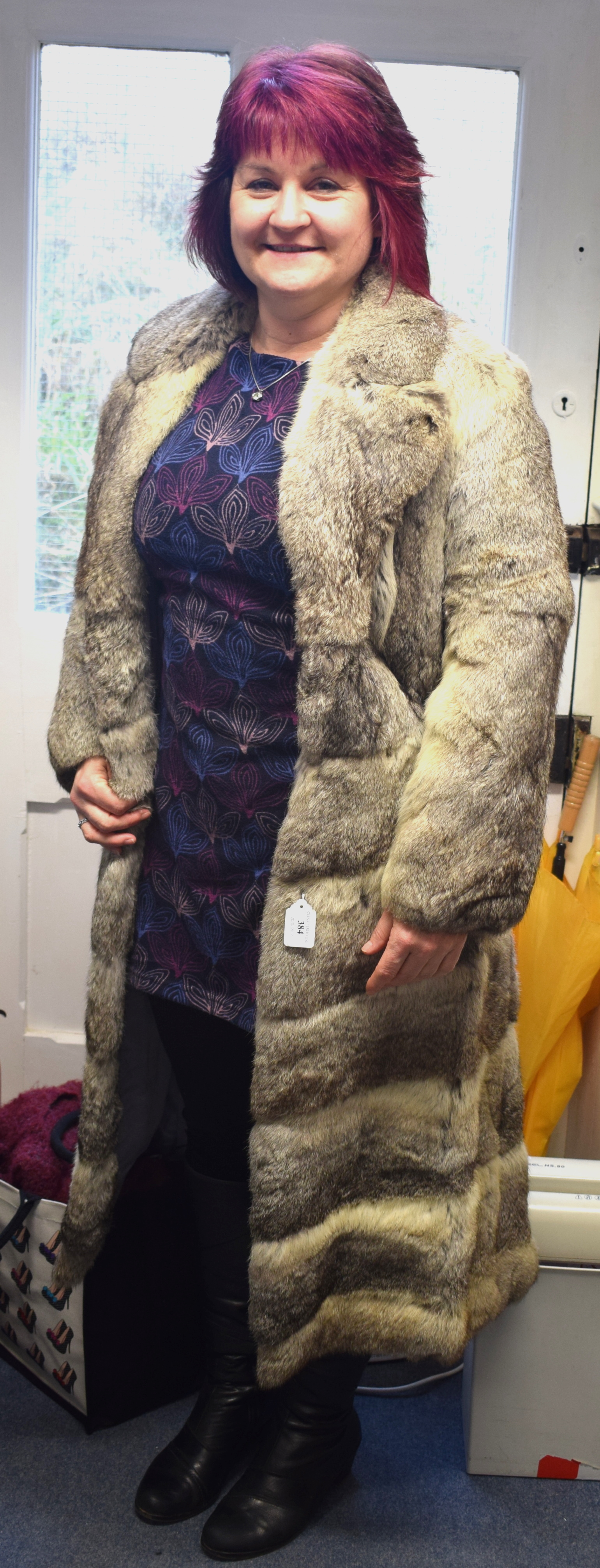 A lady's full length fur coat - Image 3 of 3