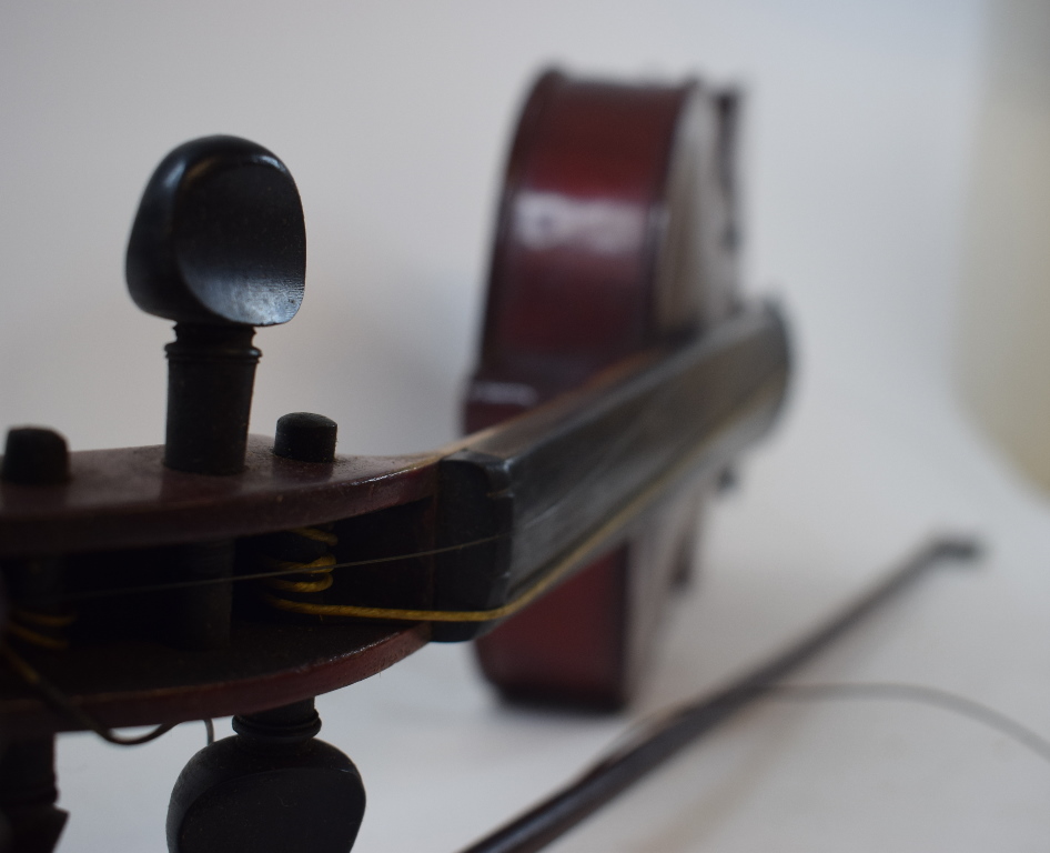 A Czechoslovakian violin, with a bow, an - Image 4 of 4