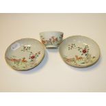 A Chinese porcelain famille rose tea bow