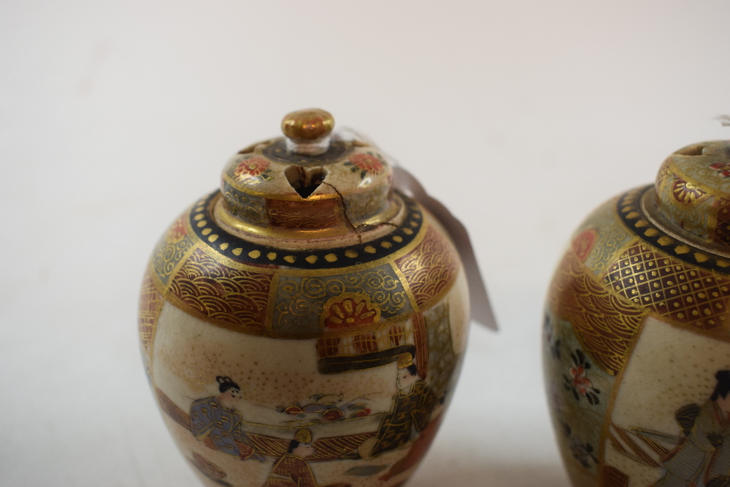 A pair of Japanese Satsuma vases and cov - Image 3 of 6