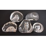 A Mats Jonasson glass wolf paperweight, boxed,