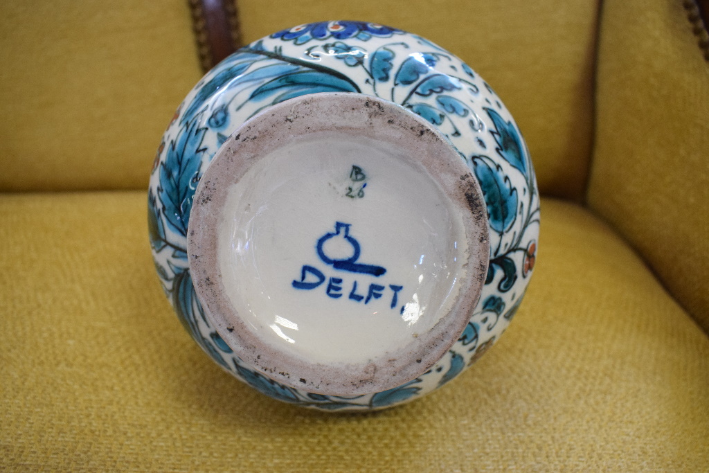 A Delft vase, with Iznik style decoration, 30 cm high, and a Delft bulb vase, 14. - Image 6 of 10