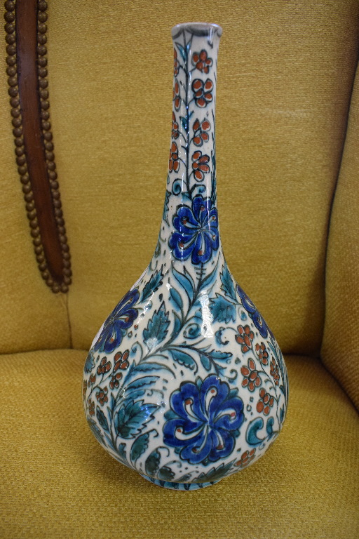 A Delft vase, with Iznik style decoration, 30 cm high, and a Delft bulb vase, 14. - Image 3 of 10