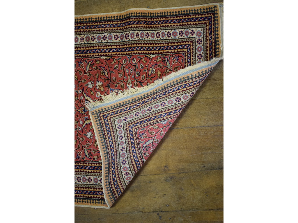 A Hereke rug, 133 x 90 cm - Image 2 of 3