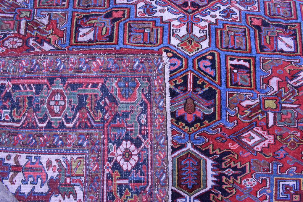 A Persian Heriz carpet, - Bild 2 aus 3