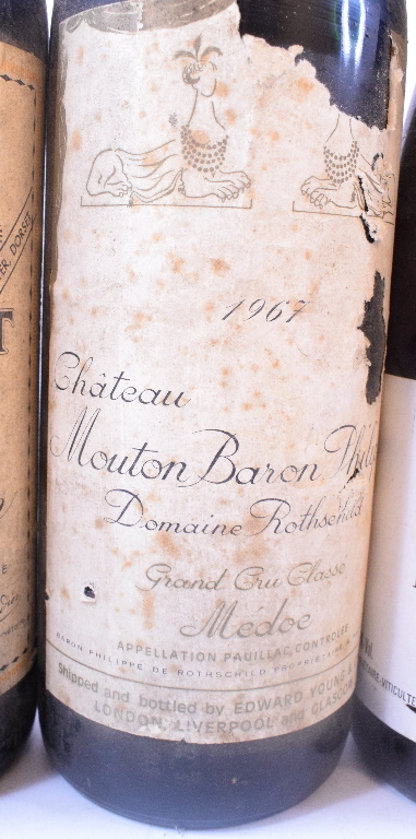 A bottle of Chateau Brane Cantenac Margaux, 1966, a bottle of Chateaunuf du Pape, 2002, - Bild 9 aus 14