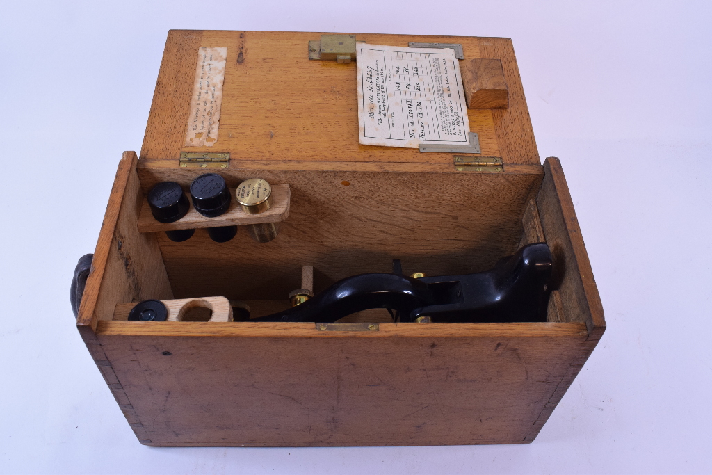 A Keeler ophthalmoscope, cased, a Watson & Sons 'Kima' microscope, cased, two sphygmonanometers, - Image 2 of 6