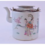 A Chinese porcelain kettle and cover, decorated figures, 14.