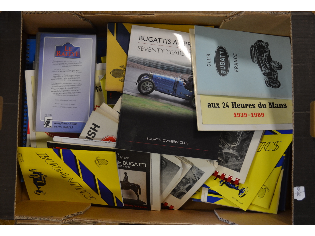 A run of Bugantics, the official magazine for the Bugatti Owners Club, - Bild 5 aus 6