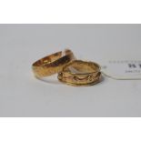 Two 9ct gold rings, approx. 7.
