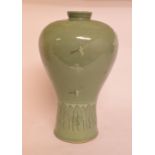 A Korean Meiping Celadon ground vase, de