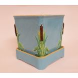 A Minton majolica bullrushes pattern jardiniere and stand, cracked, 21 cm wide,