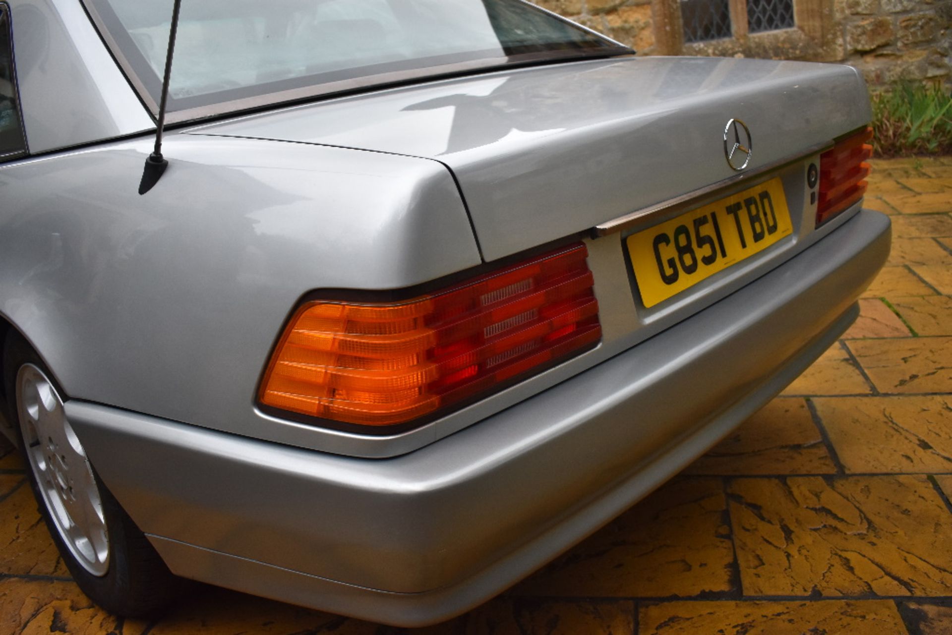 A 1990 Mercedes-Benz SL300, registration number G851 TBD, silver. - Image 5 of 6