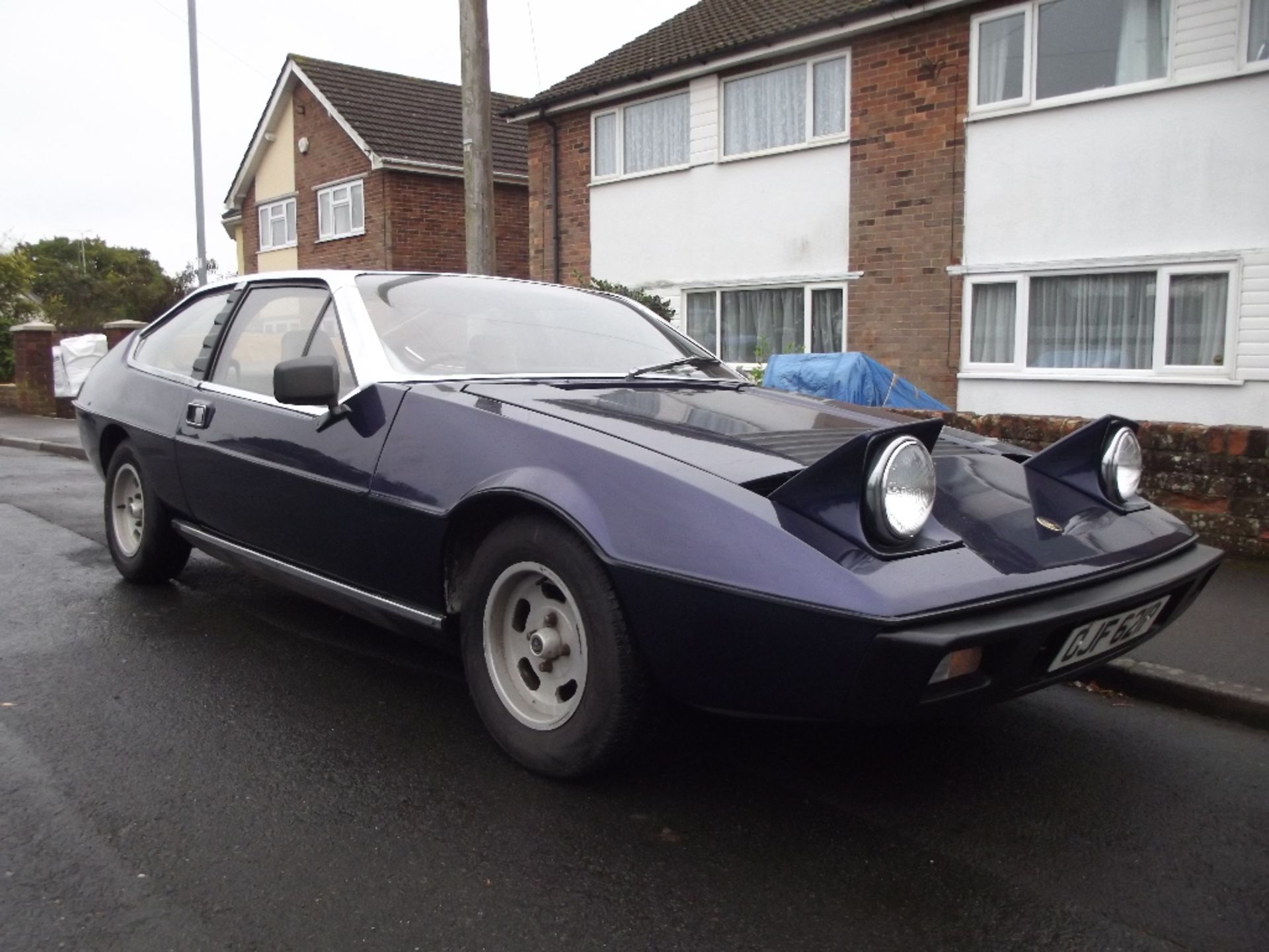 A 1976 Lotus Eclat 502, registration number OJF 621P, chassis number 7512101190,
